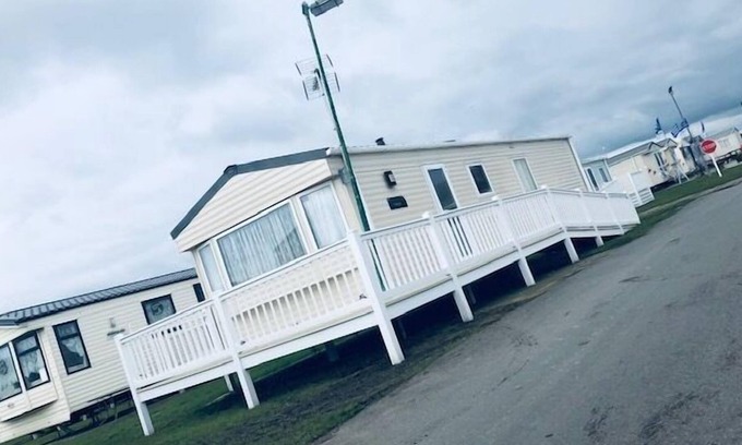 Clacton-on-Sea Cabina | Beautiful cosy 2-Bed Caravan in Clacton-on-Sea
