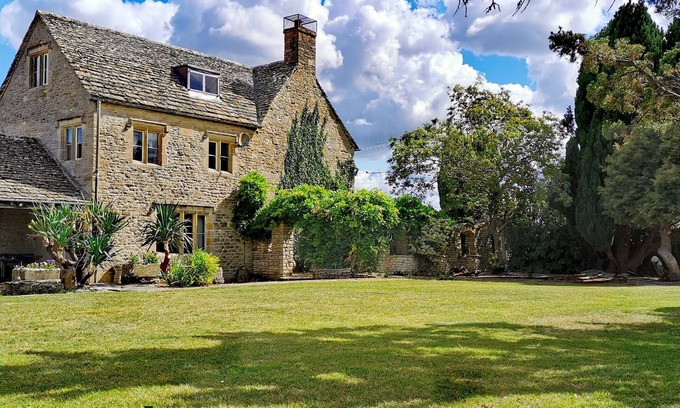Clanfield Otro | Hermosa Cotswolds Farm House con características de época, un impresionante jardín, cerca del Alto Támesis, cerca de varios pueblos bonitos.