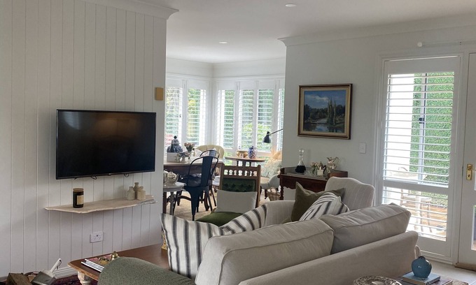 Bowral Cabaña | Beautiful Cottage in Bowral - 4 minutes walk to town!