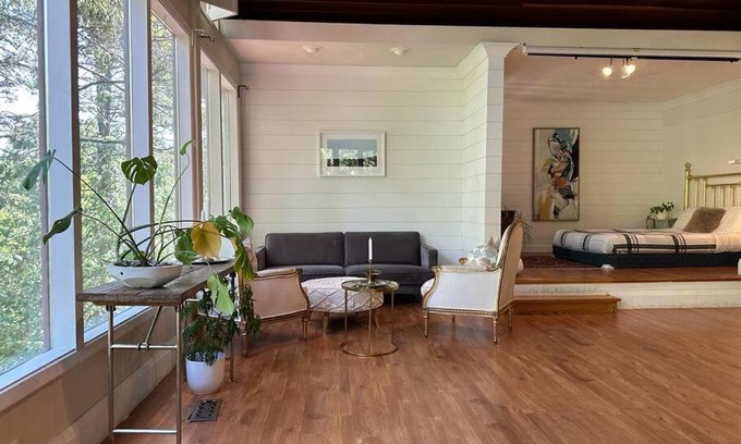 Thornhill Casa | Beautiful Cottage in The city!