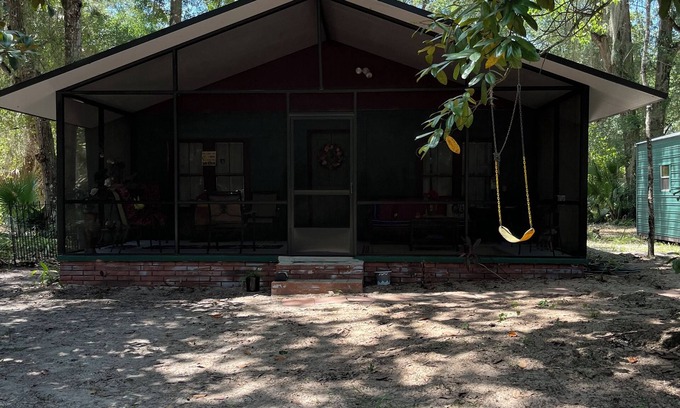 Crescent City Cabaña | Beautiful cottage on 28 acres of prime land, in Fruitland, Florida!