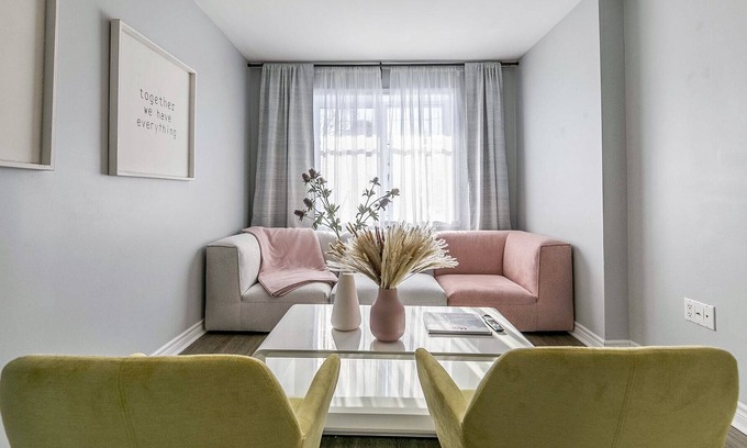 Longueuil Cabaña | Beautiful Cottage within Walking Distance to the Metro and Free Parking