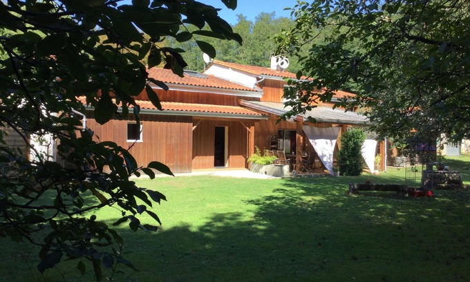 Gaillan-en-Medoc Casa | Beautiful country house with heated pool close to the ocean