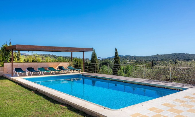 Arta Villa | Hermosa casa con piscina, Wi-Fi, balcón y terraza; Estacionamiento disponible