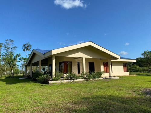 San Rafael de Guatuso Apartamento | Beautiful country house with a view of the Tenorio volcano