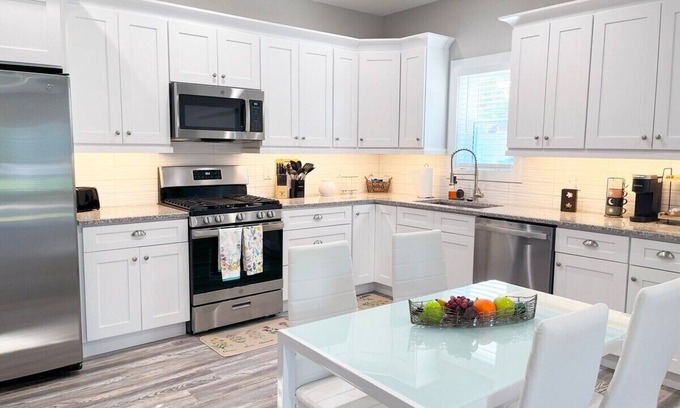 Cleveland Heights Casa | Beautiful Cozy *New Build Home* - Pet Friendly