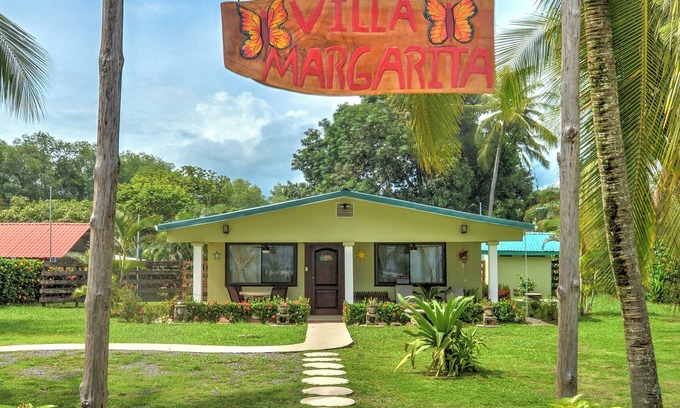Parrita Casa | Beautiful beachfront home with a private pool in between Jaco & Manuel Antonio.