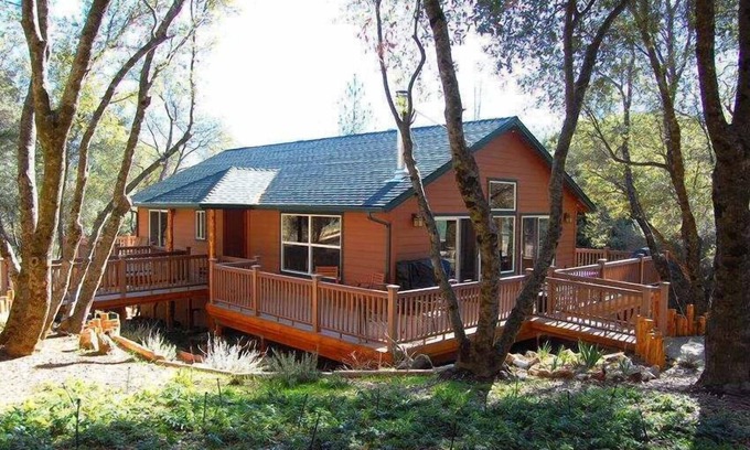 North Fork Casa | HERMOSA CABINA PERSONALIZADA EN 2O ACRES