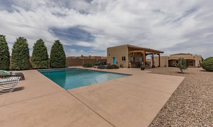 Ranchito Casa | Hermosa casita tranquila y personalizada junto a la piscina