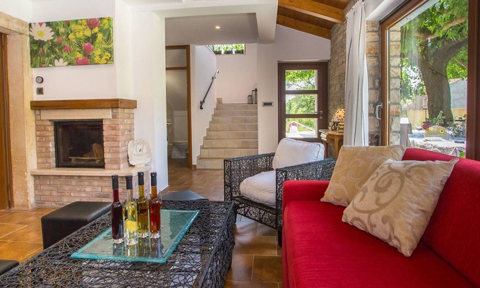 Vosteni Cabaña | Villa tranquila en Vosteni con piscina y jacuzzi