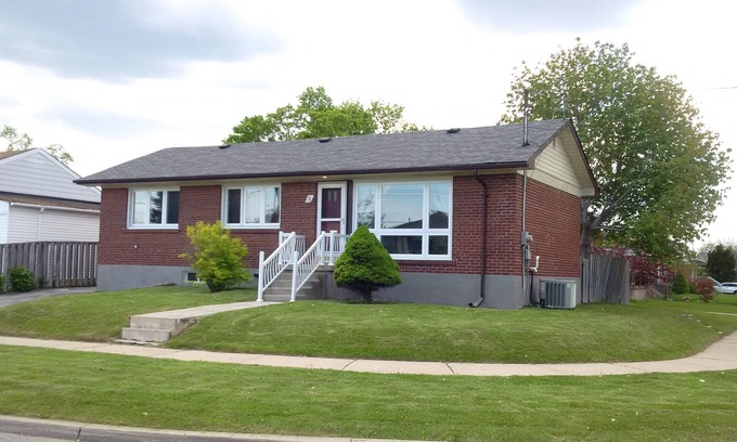 Wexford Casa | Hermosa casa independiente de 6 dormitorios, limpia y espaciosa - Toronto