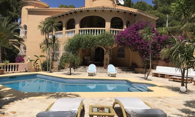 Denia Casa | Hermosa villa independiente con piscina en el Montgó