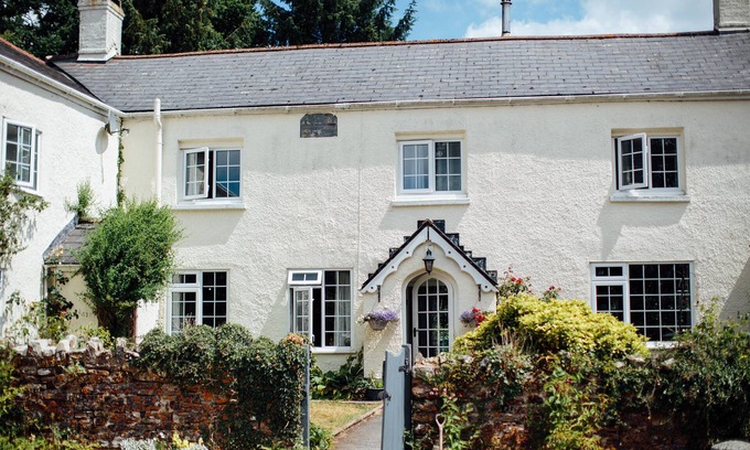Ash Mill Otro | Beautiful large farm house & cosy cottage set in an idyllic rural setting