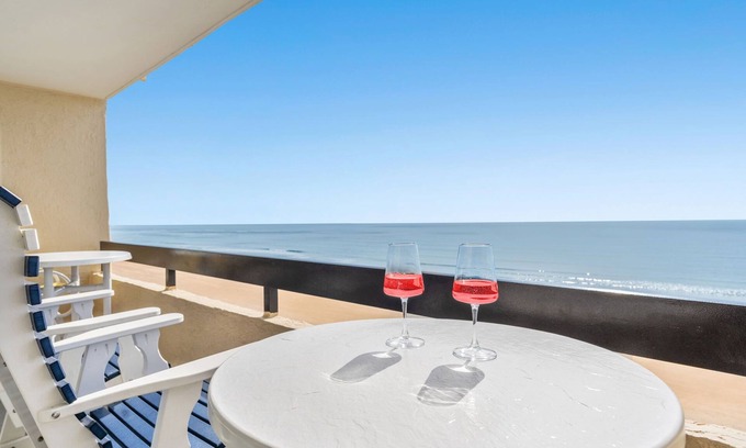 North Myrtle Beach Condominio | Hermoso condominio OceanFront actualizado que incluye ropa de limpieza Calefactable Piscina cubierta HotTub