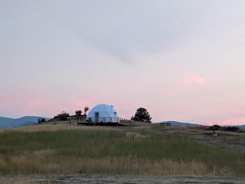 Plains Otro | Beautiful Dome for a Romantic Glamping Escape with Breathtaking Views in Montana