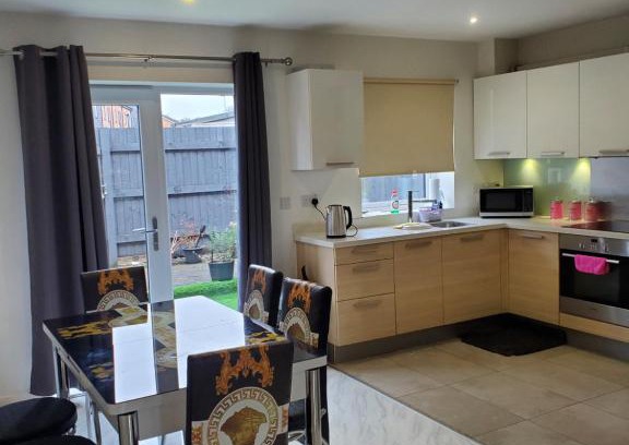 Openshaw Apartamento | Beautiful & elegant 2 Bed Room House