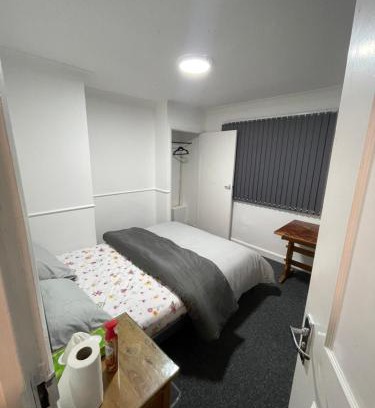 Reading Casa | Beautiful En suite Double Room with toilet and washroom R3