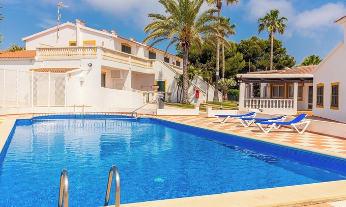 Cala'n Bosch Apartamento | Bonito apartamento "Bon Repos A7" con piscina, Wi-Fi, terraza y jardín