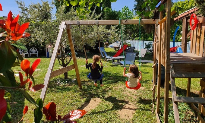 Guilherand-Granges Casa | Beautiful family home. Air conditioning and heated pool