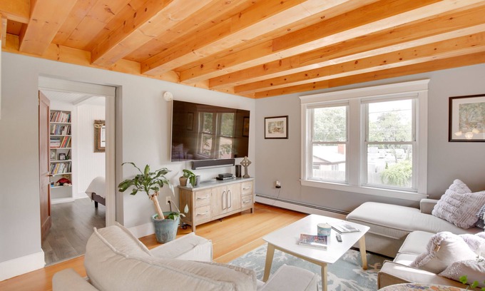 Falmouth Condominio | Beautiful Falmouth Condo w/ Patio: Near Portland!