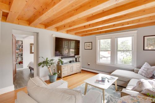 Falmouth Apartamento | Beautiful Falmouth Condo with Patio Near Portland!