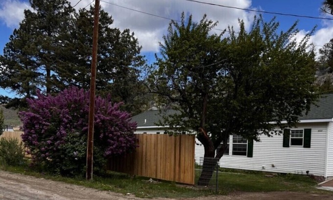Helena Casa | Beautiful, family friendly Lake House, 1 block from Hauser Lake