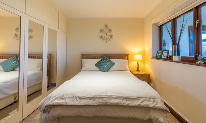 Y Felinheli Casa | Beautiful family home with fantastic views over the Menai straits