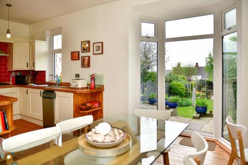 Mumbles Casa | Beautiful family home in Mumbles, with garden