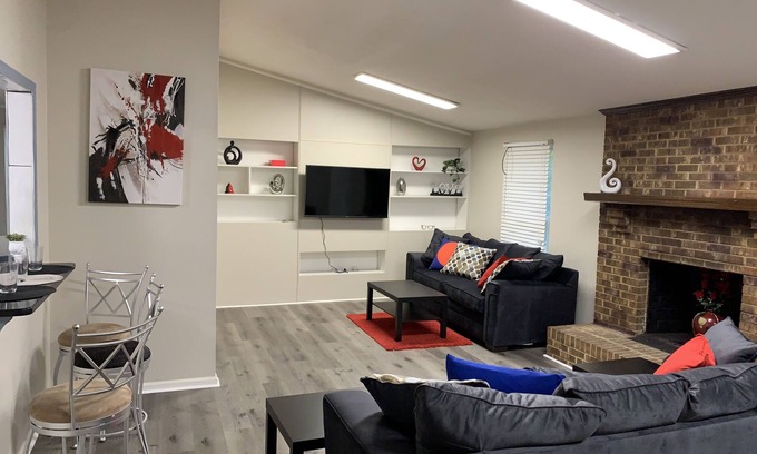 Charlotte Casa | Beautiful family house/pet friendly