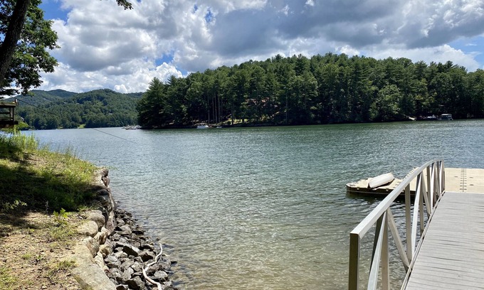 Cullowhee Casa | BEAUTIFUL FAMILY VACATION HOME, private dock on Lake Glenville, 5 Bed, 3 Bath