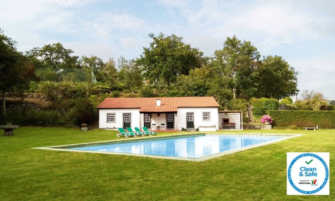Medelo Casa | Beautiful Farm House with private pool and tennis court