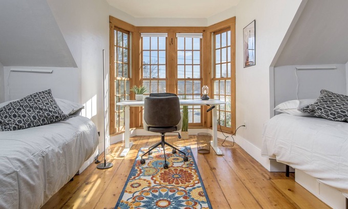Chester Depot Otro | Beautiful farmhouse in Historic village
