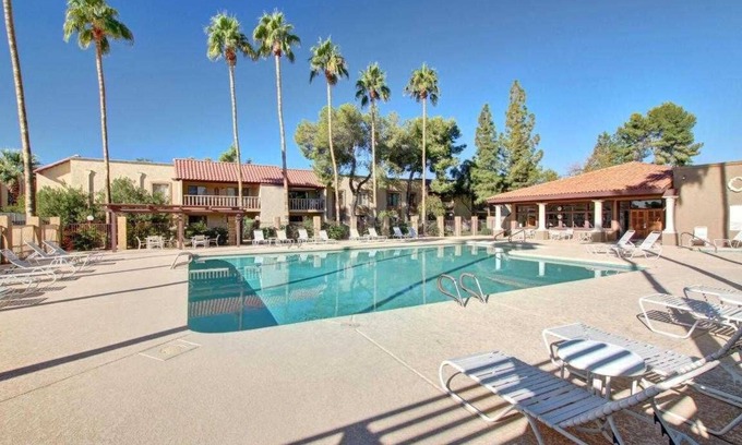 McCormick Ranch Condominio | Hermoso primer piso 3 hab, 2 baños condominio en el corazón de McCormick Ranch