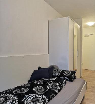 Friedrichshofen-Hollerstauden Apartamento | Beautiful flat, near westpark & hostpital, easy parking