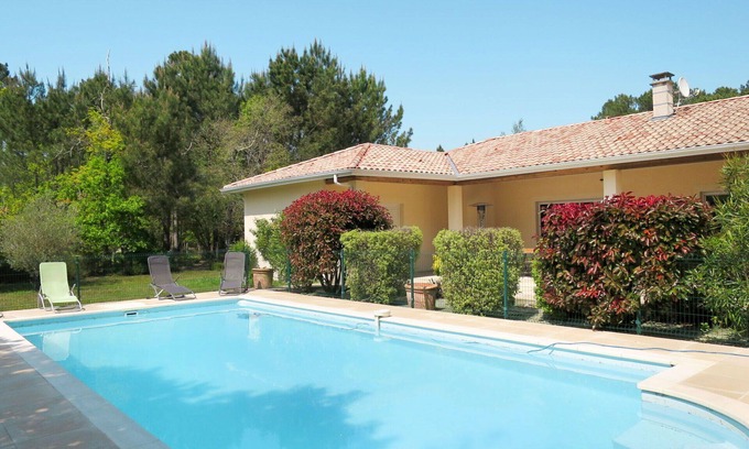 Grayan-Et-L'Hopital Casa | Casa de vacaciones privada con WIFI, piscina privada, TV, terraza, mascotas permitida, aparcamiento
