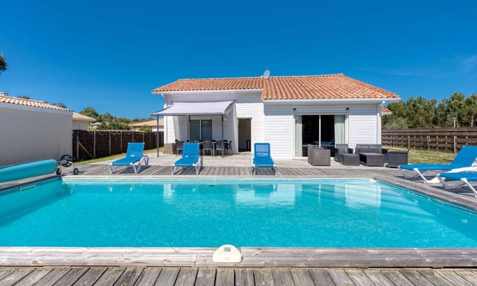 Vensac Villa | Casa de vacaciones privada con WIFI, piscina privada, TV, terraza, mascotas permitida, aparcamiento