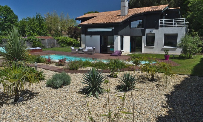 Saint-Aubin-de-Medoc Casa | Hermosa casa tranquila con piscina
