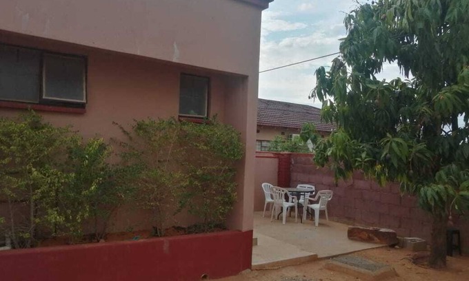 Palapye Casa | Beautiful gate guest house