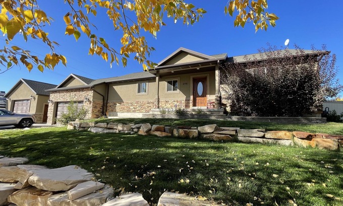 Kamas Casa | Beautiful Getaway Near Park City with Private Hot Tub