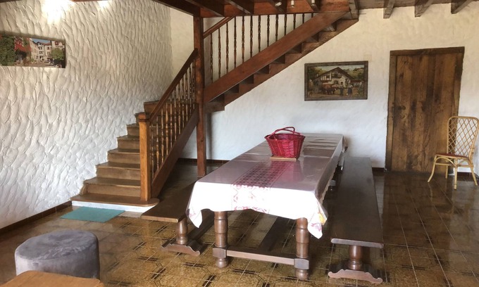 Lasse Apartamento | Beautiful gite, renovated, in old farmhouse.