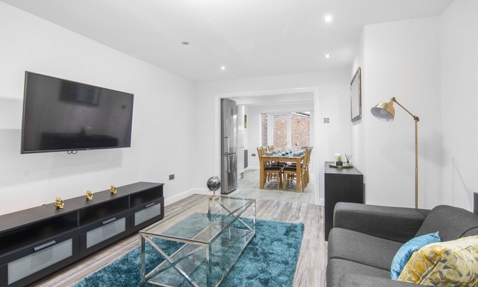 Gravesend Casa | Beautiful Gravesend 3 Beds by Jada Homes