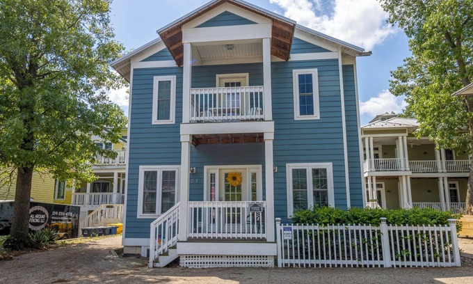 Michigan City Casa | Beautiful Guest House in Beachwalk Resort Perfect for Small Families