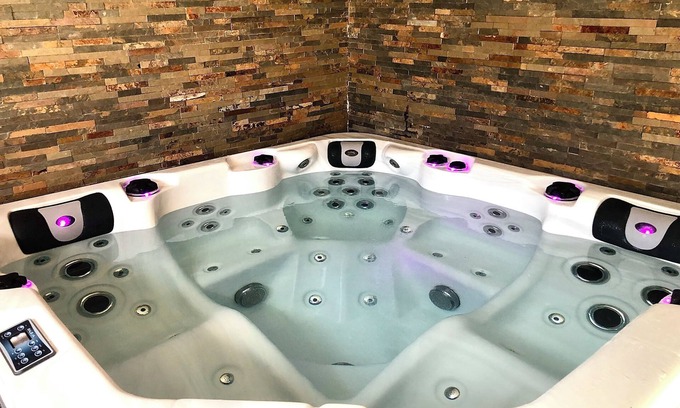 Courseulles-sur-Mer Casa | Beautiful house near the beach with private indoor Jacuzzi in Courseulles Sur Mer
