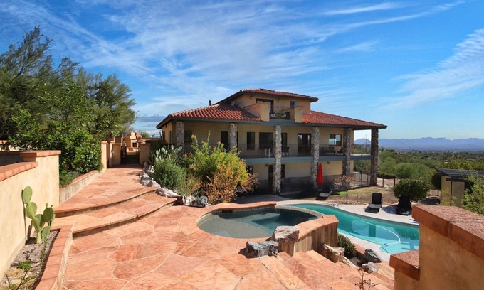 Catalina Foothills Estates Casa | Beautiful Hacienda: Pool, Spa, Firepit, Outdoor playground, BBQ & Amazing Views!