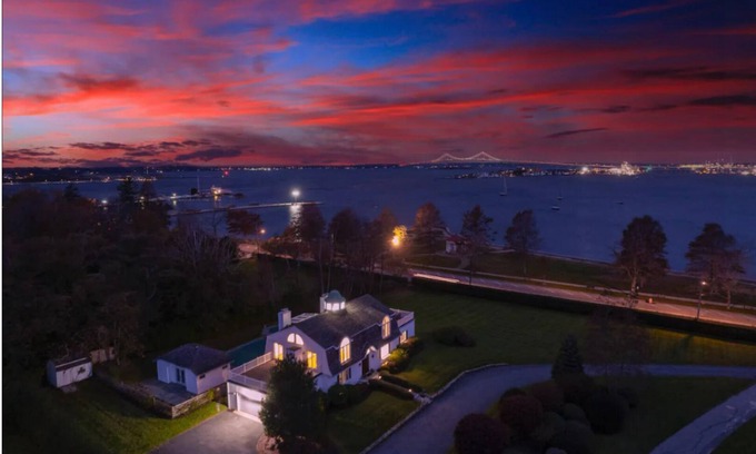 Fifth Ward Casa | Beautiful Harbor View 4-Bedroom Home/Inground Pool