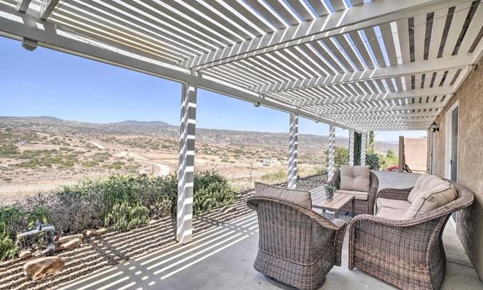 Hemet Casa | Beautiful Hemet Home Large Patio and Mtn Views!