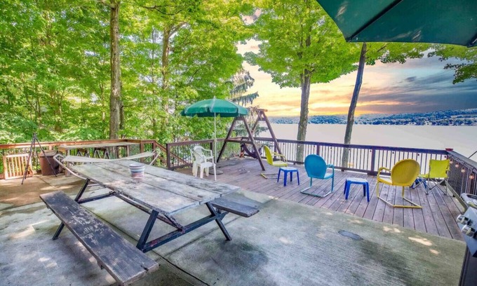 Skaneateles Cabaña | Beautiful hidden gem on Otisco Lake!