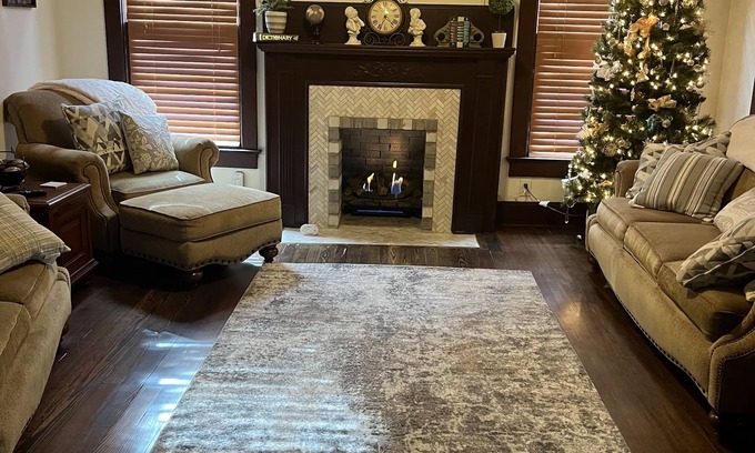 Harrison Casa | Beautiful historic home near downtown Harrison, AR. Close to Buffalo River.