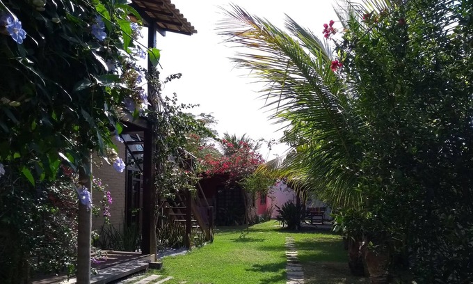 Caravelas Casa | Hermosa casa con patio interno y 3 edificios para familias y grupos de amigos.