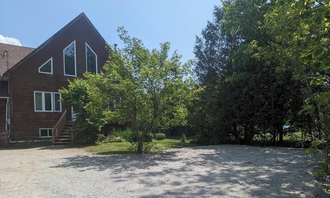 Wakefield Casa | Beautiful home across from ski/bike hills